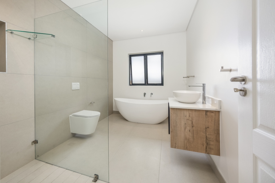 5 Bedroom Property for Sale in Mount Royal Golf Estate Western Cape